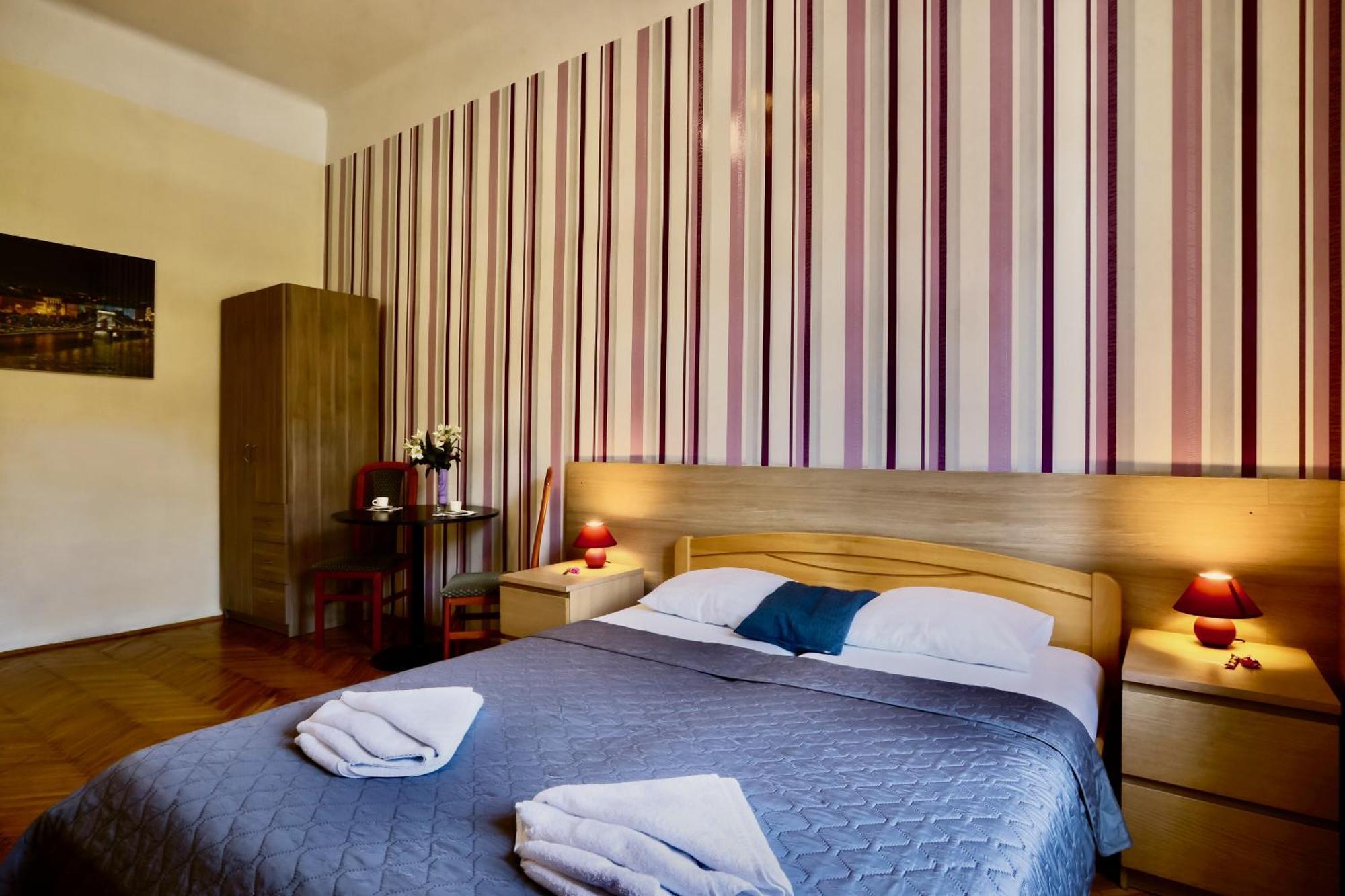 East Station Private Rooms Budapest Exteriör bild