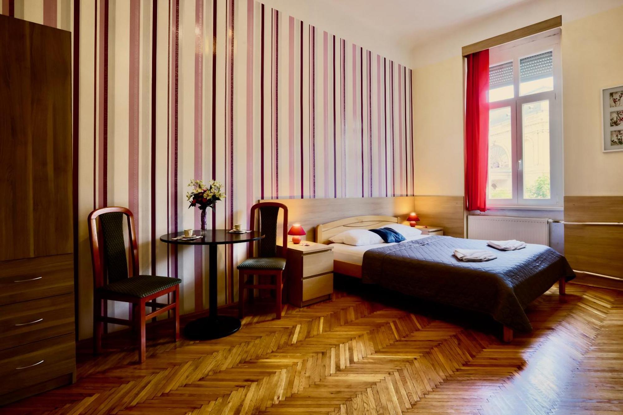 East Station Private Rooms Budapest Exteriör bild