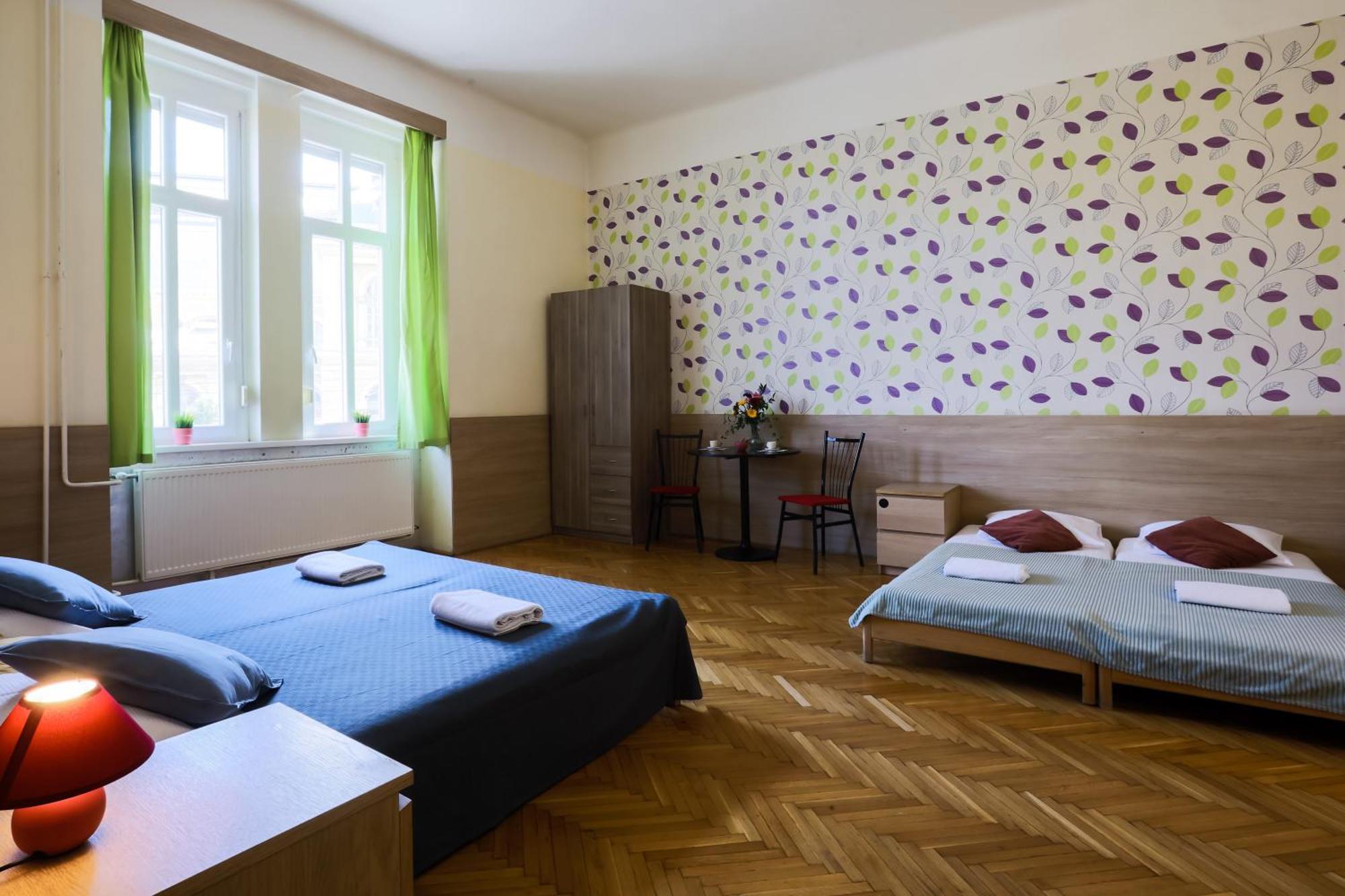 East Station Private Rooms Budapest Exteriör bild