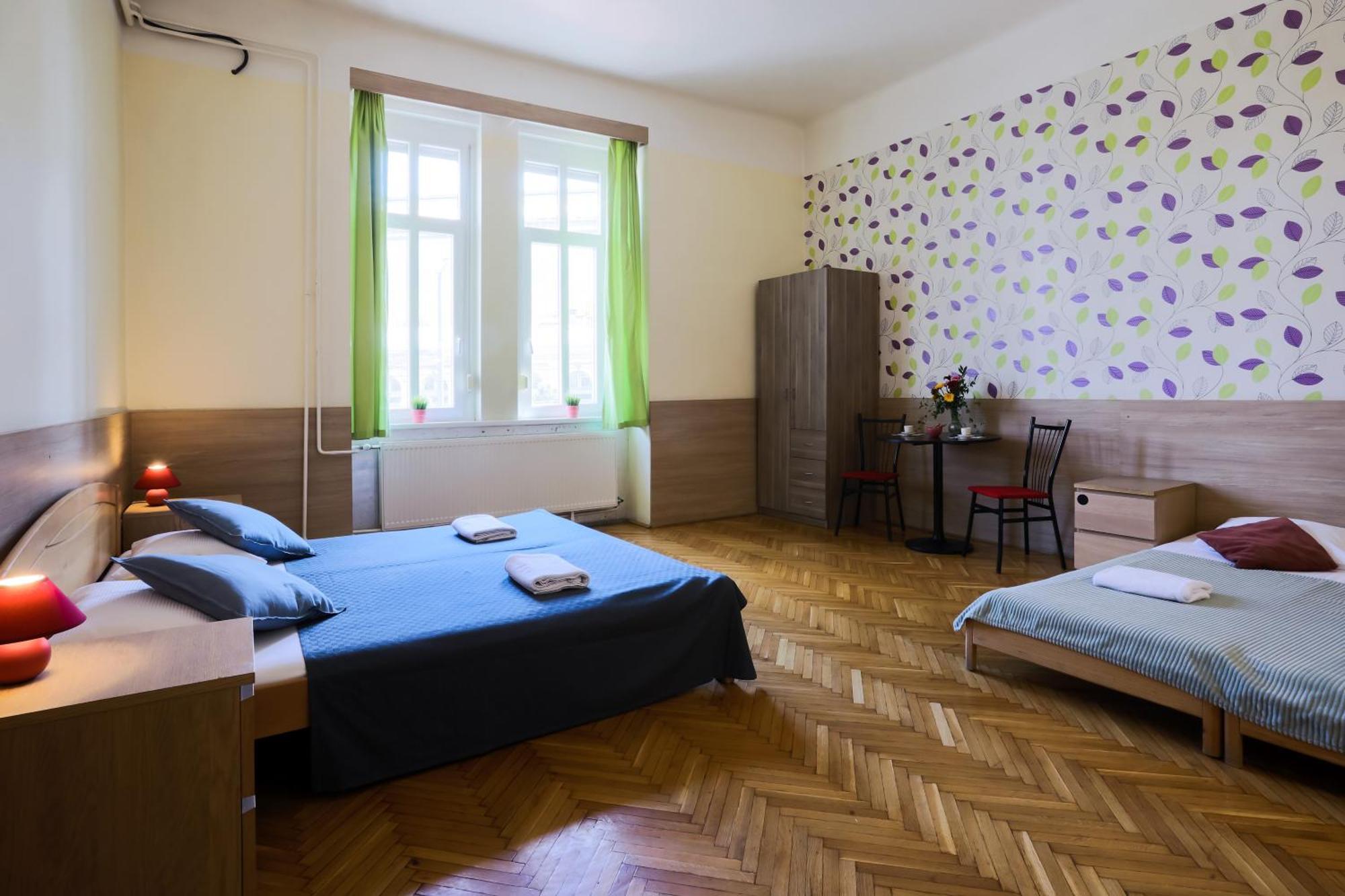 East Station Private Rooms Budapest Exteriör bild